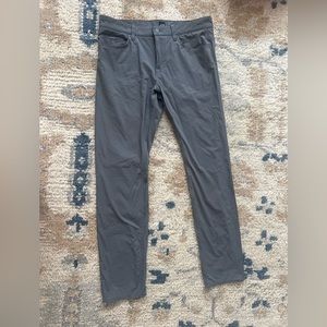 Men’s Hugo Boss Stretch Pants in Grey. Size 33 x 32.